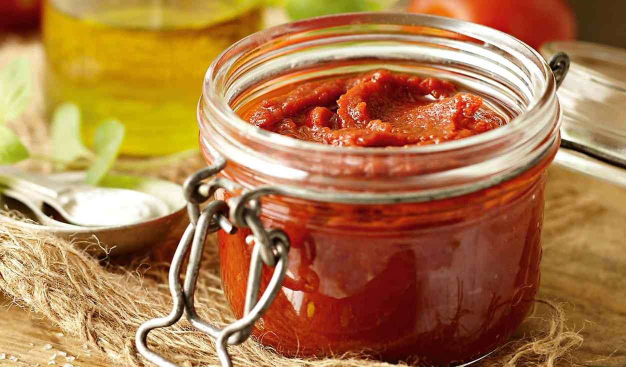 Thick Homemade Tomato Sauce