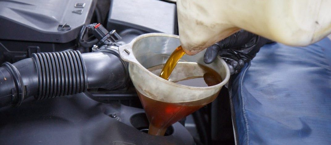 Why engine oil leak