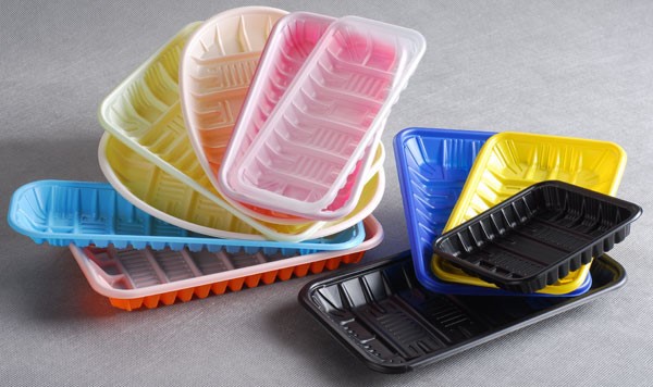 Disposable plastic tray containers for food