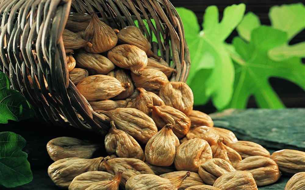 Are dried figs bad for dogs