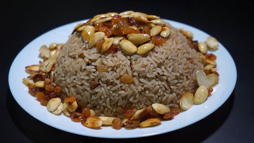 Persian rice with raisins