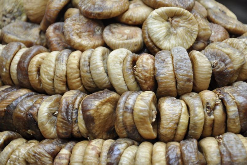 Sugar content in one dried fig