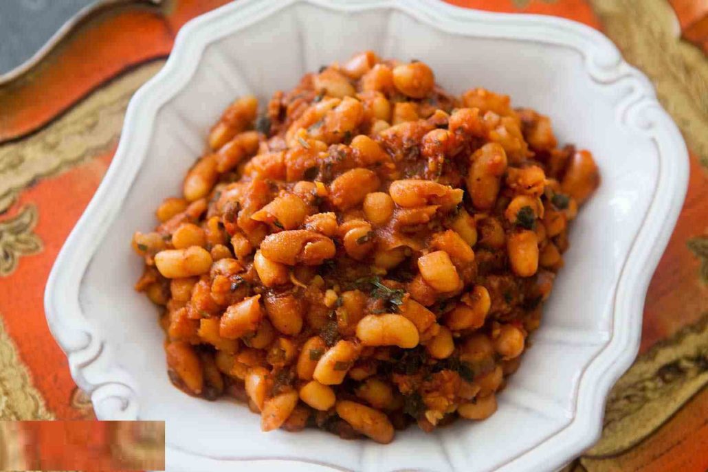 cooking beans in tomato sauce