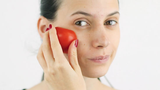 Benefits of tomato on face overnight