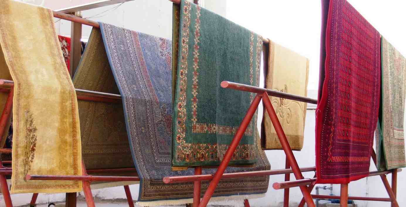 Machine woven wool rugs