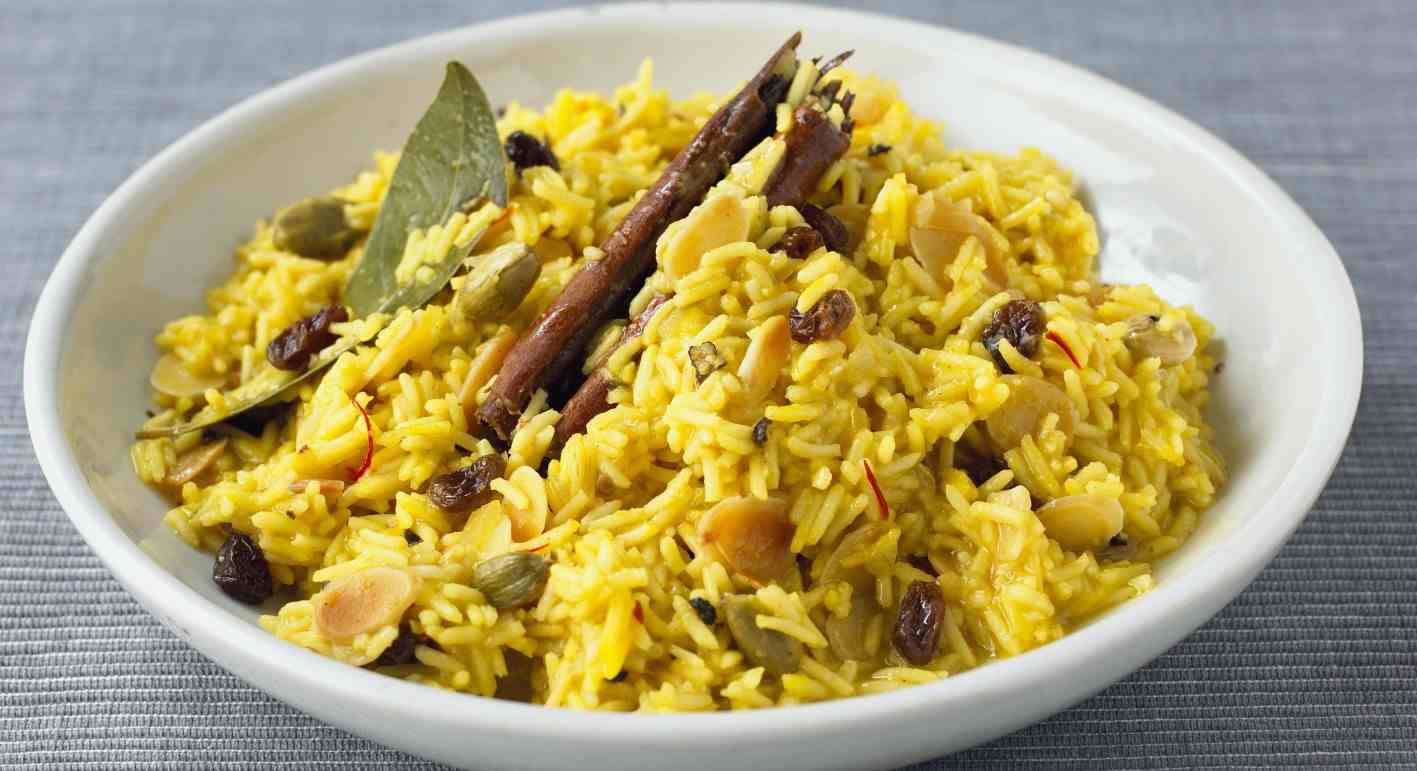 Rice with raisins and nuts
