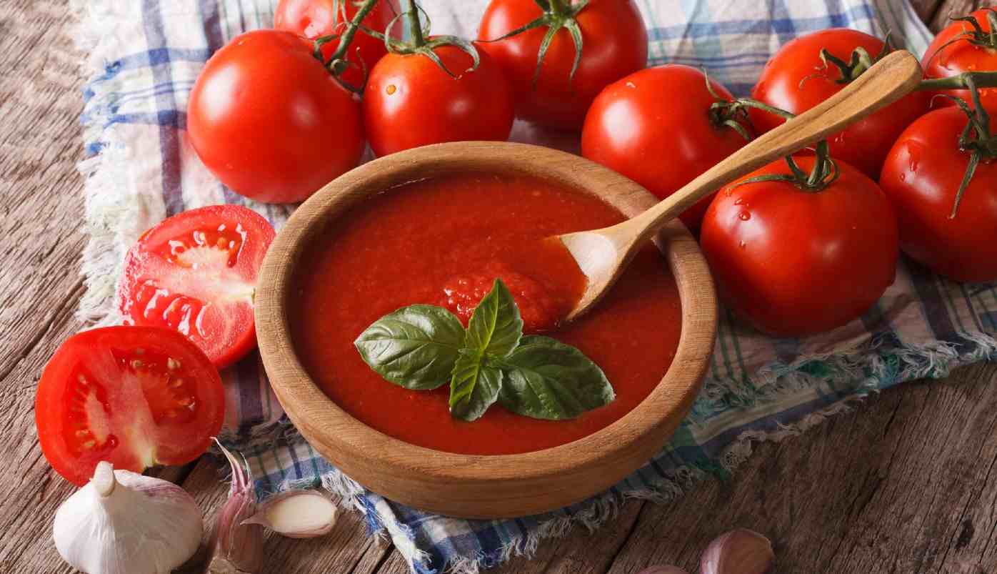 Easy tomato sauce with canned diced tomatoes