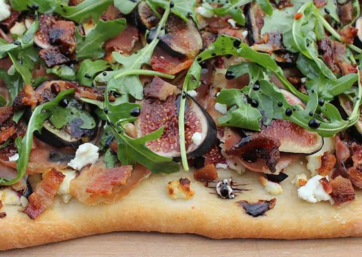 Dried fig and goat cheese pizza