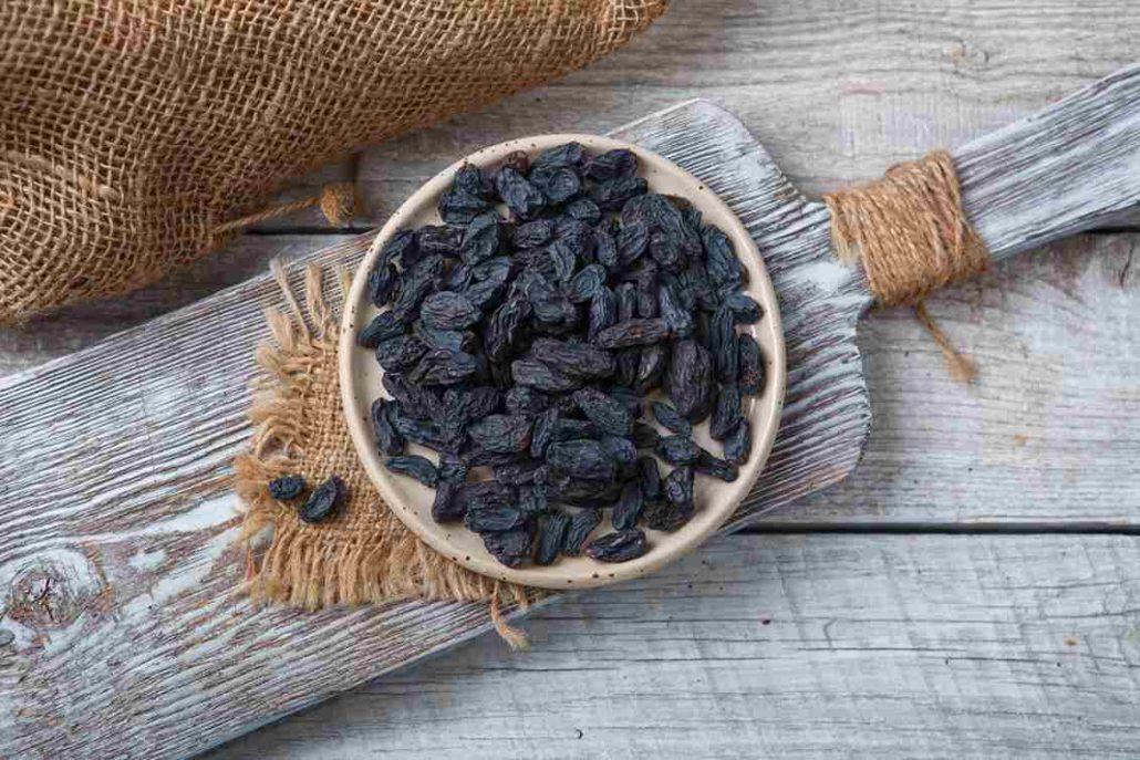 Black raisins taste