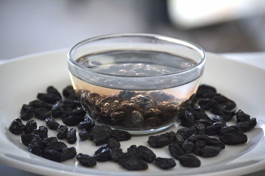 medicinal properties of black raisins