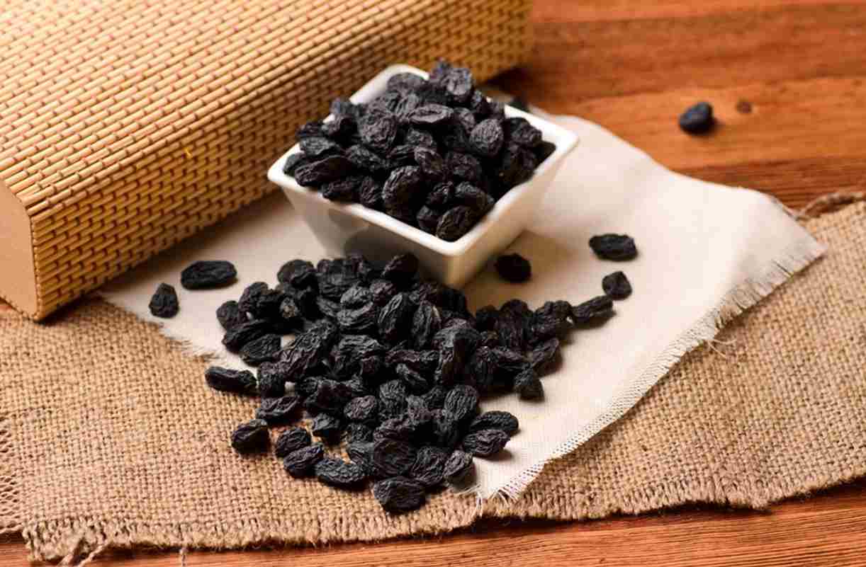 Black raisins health benefits