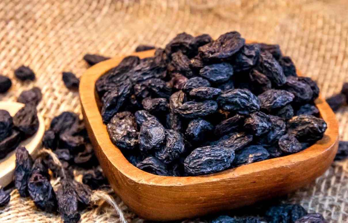 soaked black raisins during pregnancy