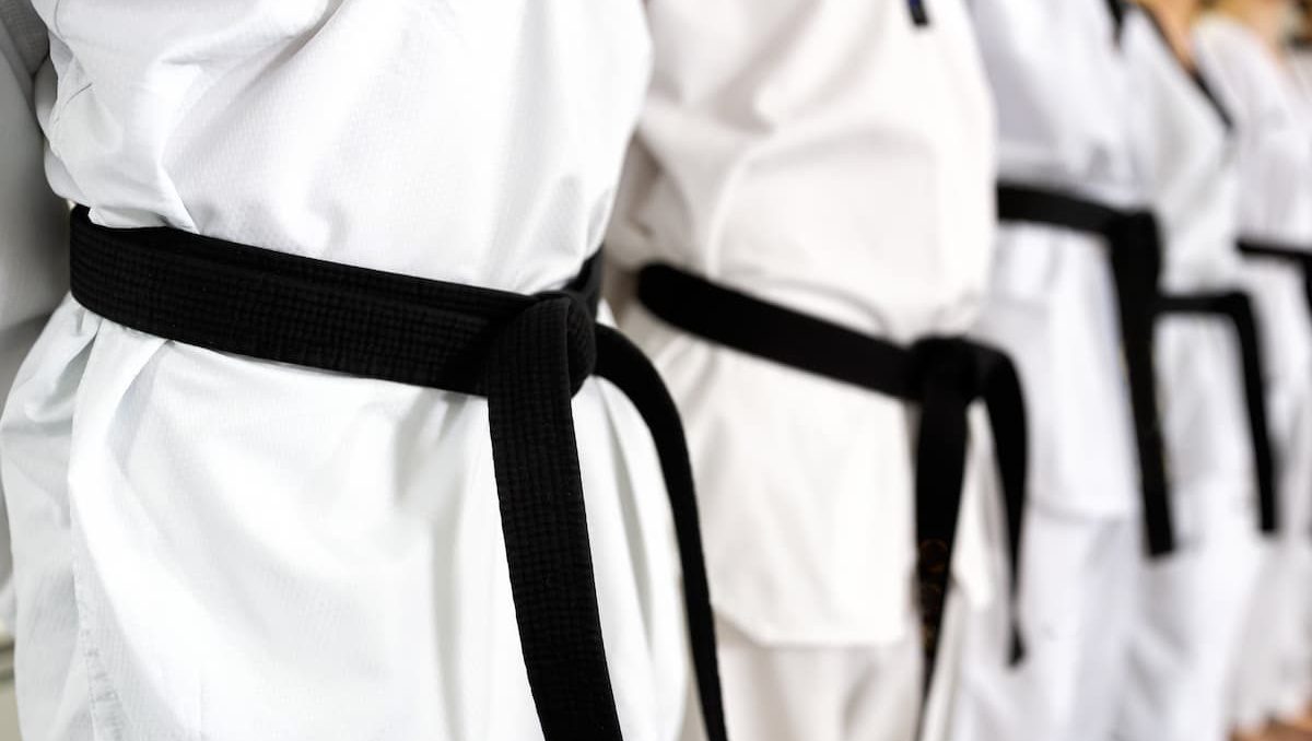 9.5 oz Cotton Ronin Medium Weight Karate GI Middleweight Martial Arts Karate Uniform White Belt Included 