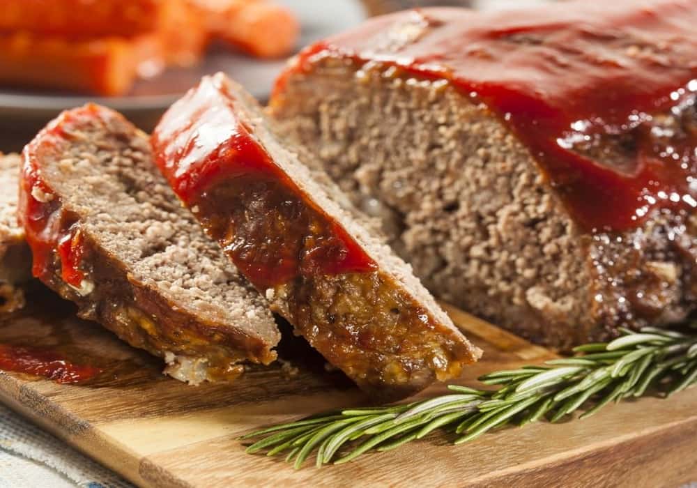 Meatloaf with tomato sauce and oatmeal