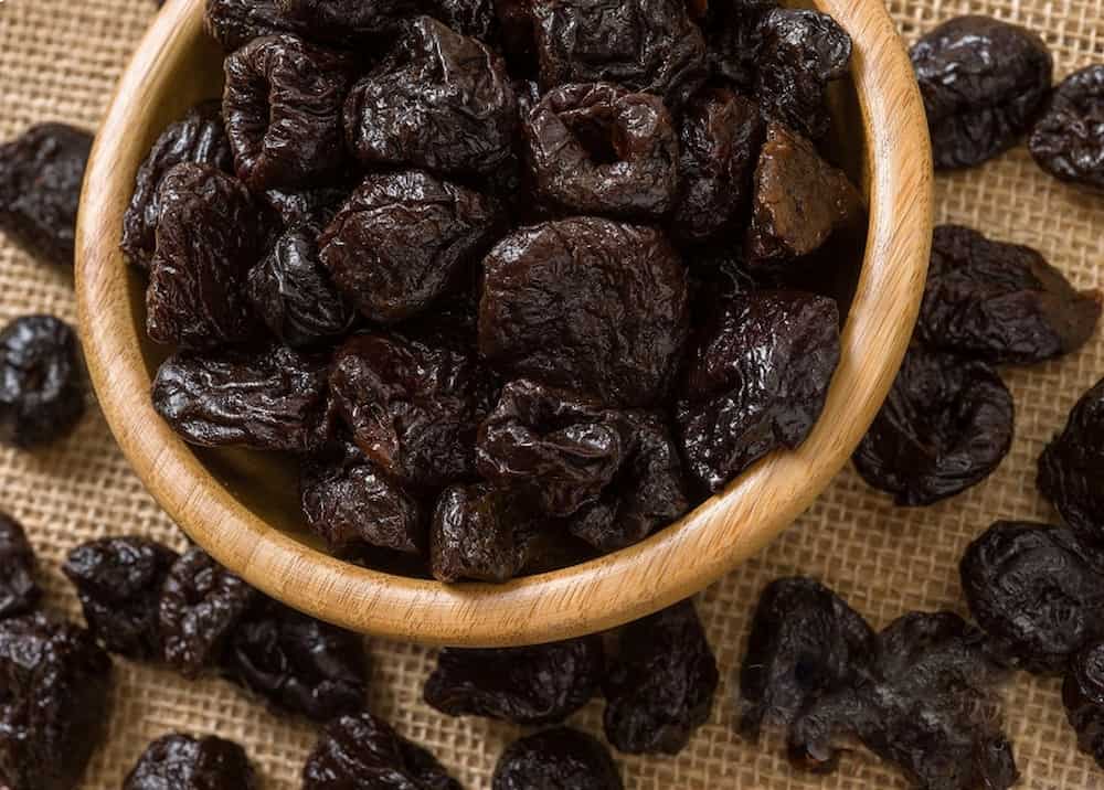 Black raisins png