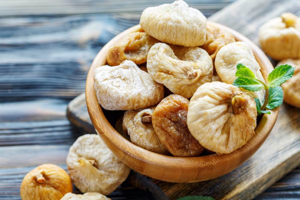How much calcium in 3 dried figs