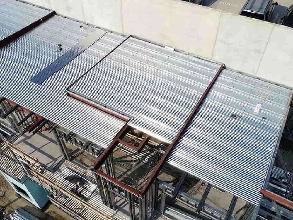 composite slabs and beams using steel decking