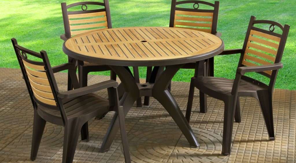 Second hand plastic tables and chairs