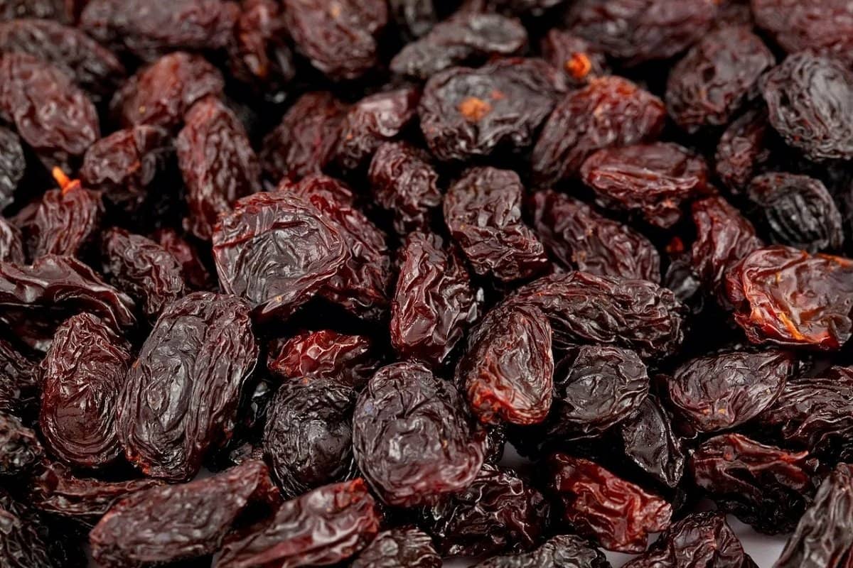 frozen black raisins