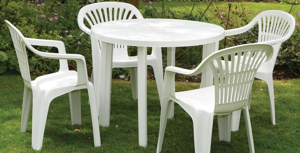 Recycled plastic garden tables and chairs