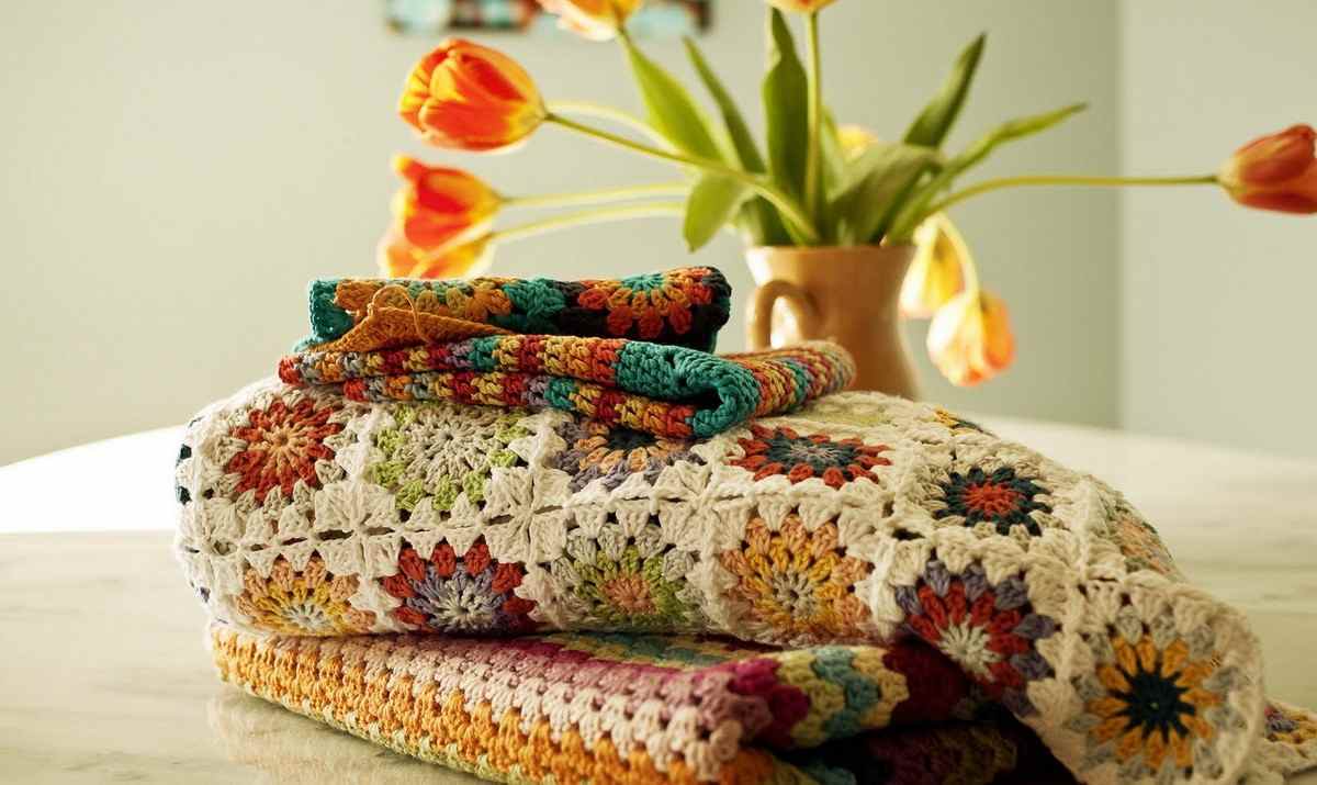 Learn How To Crochet a Blanket
