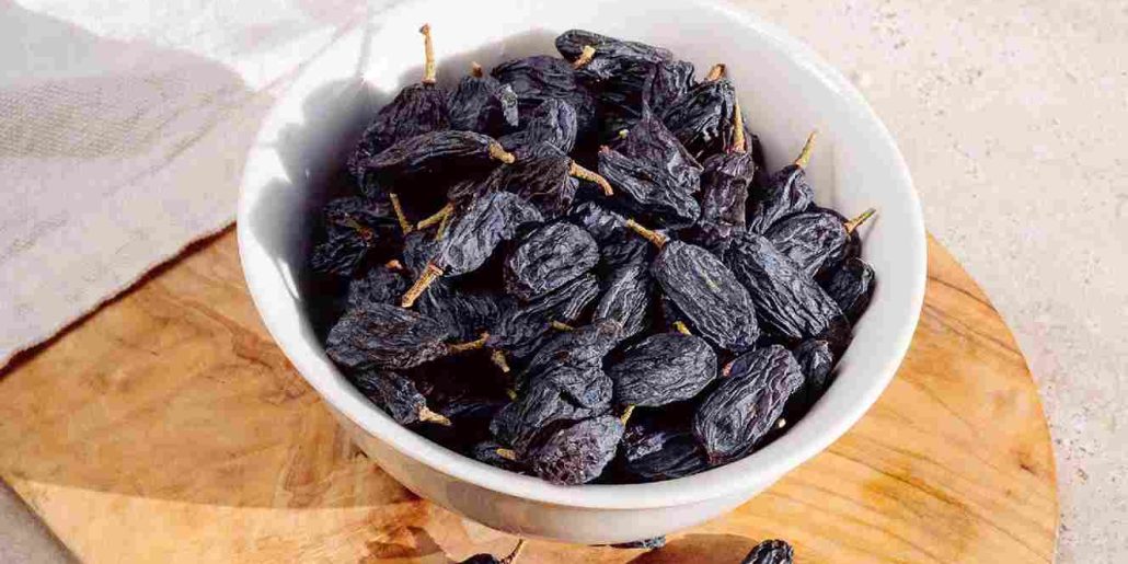 black raisins how to eat
