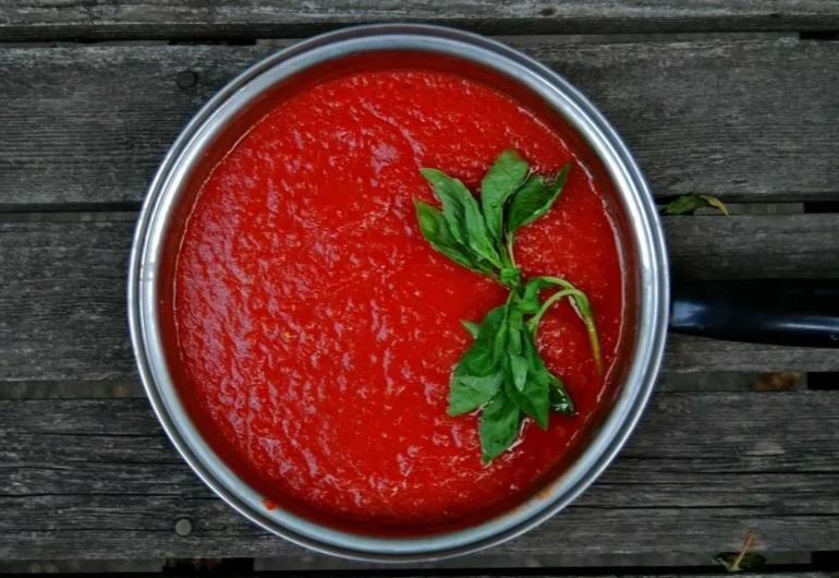 Ingredients of tomato paste