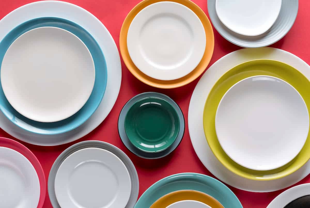 Difference between porcelain and ceramic dishes