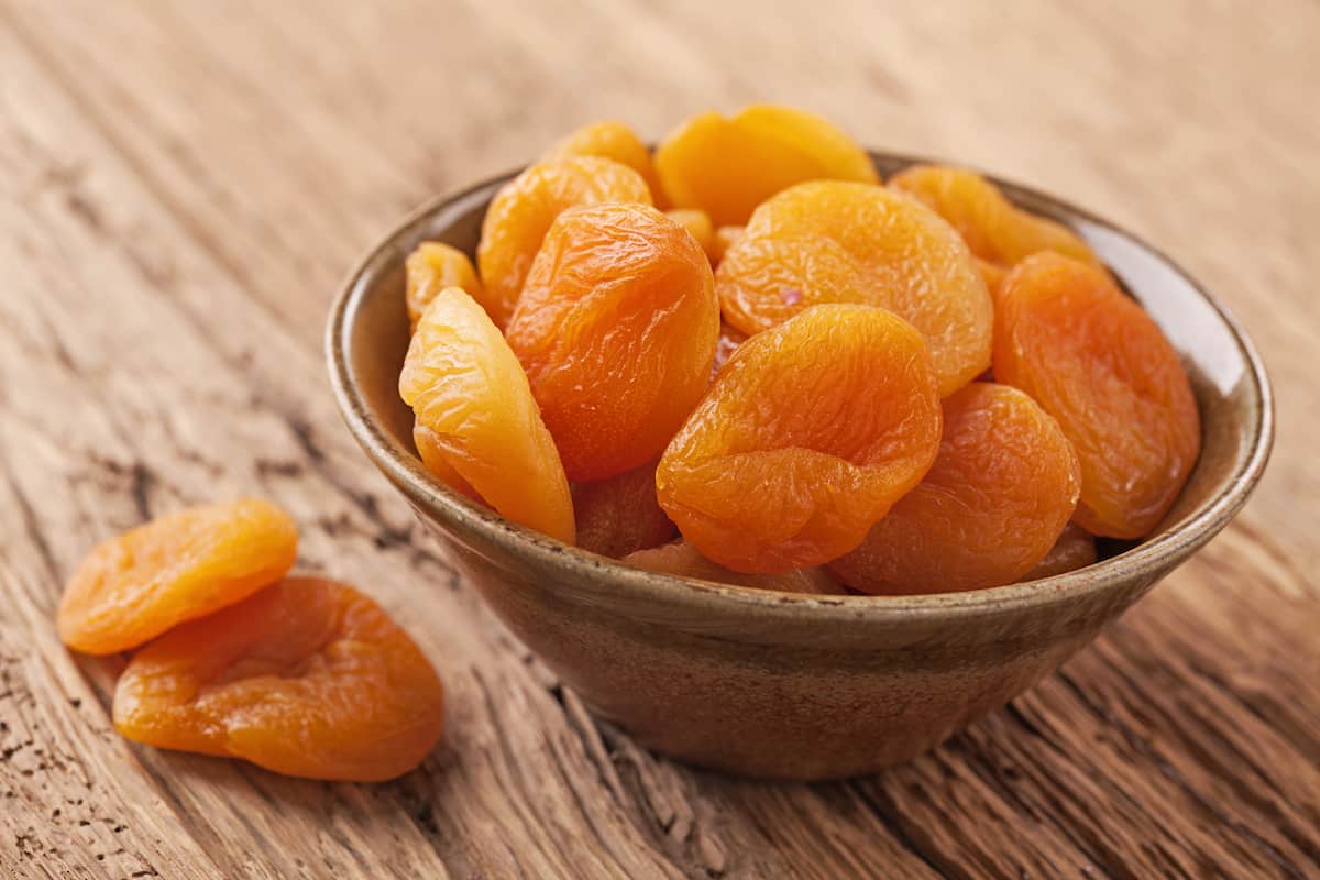 dried apricots nutrition data