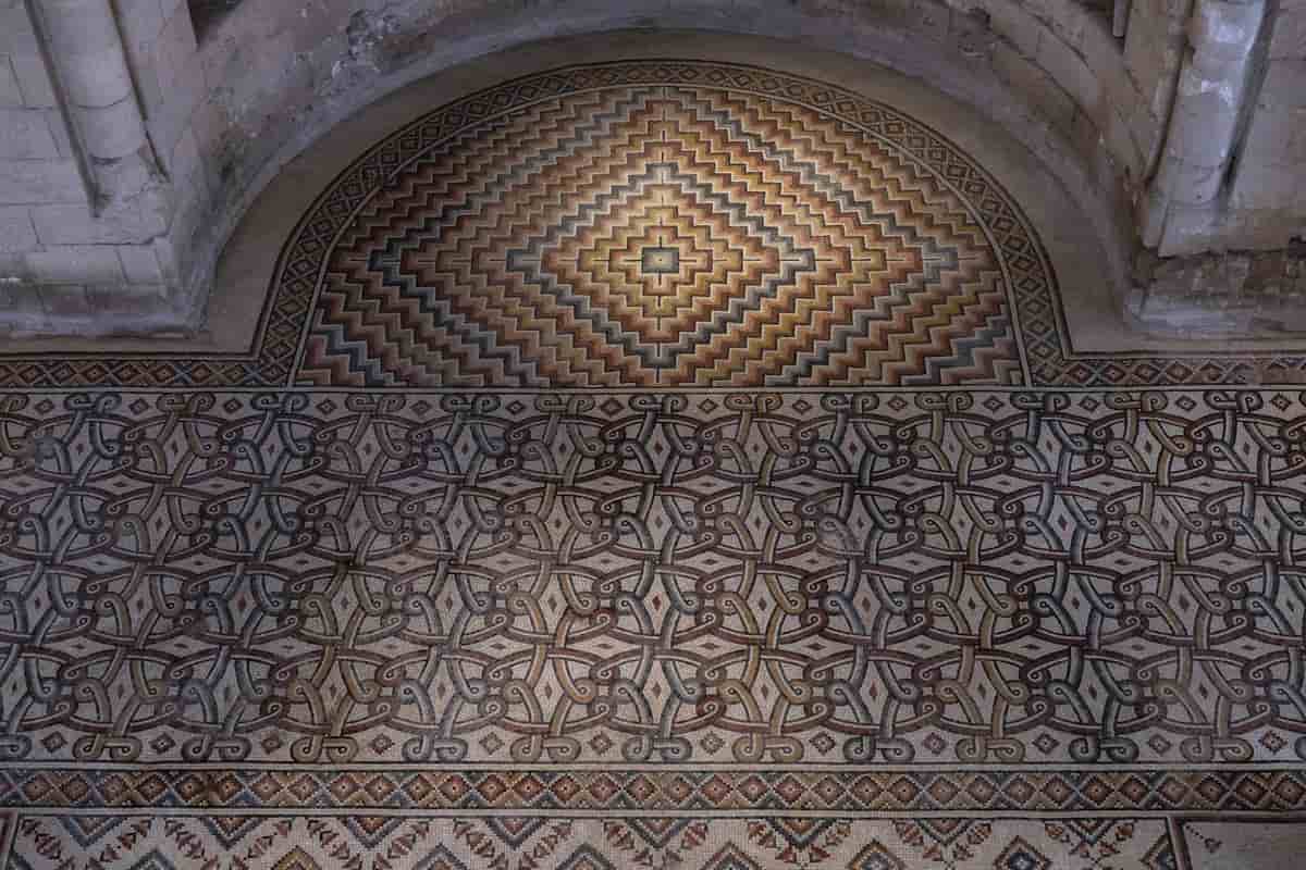 Islamic tiles history