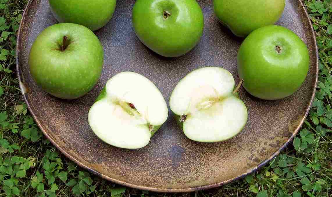 Granny smith apple nutrition vitamin C
