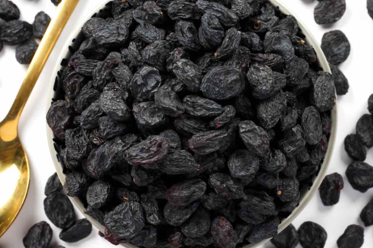 black raisins during periods