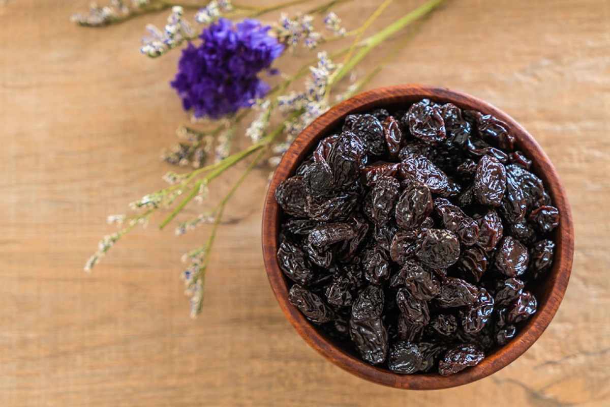Black raisins benefits