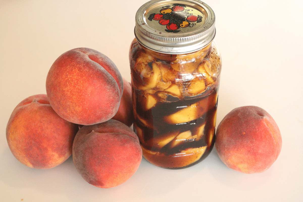 how many calories in canned peaches