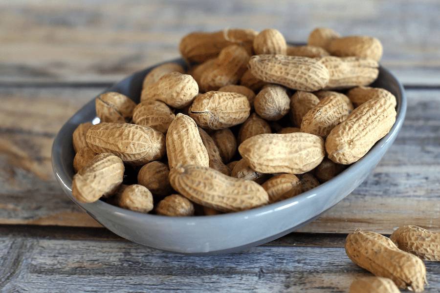 Food table of the benefits of peanuts