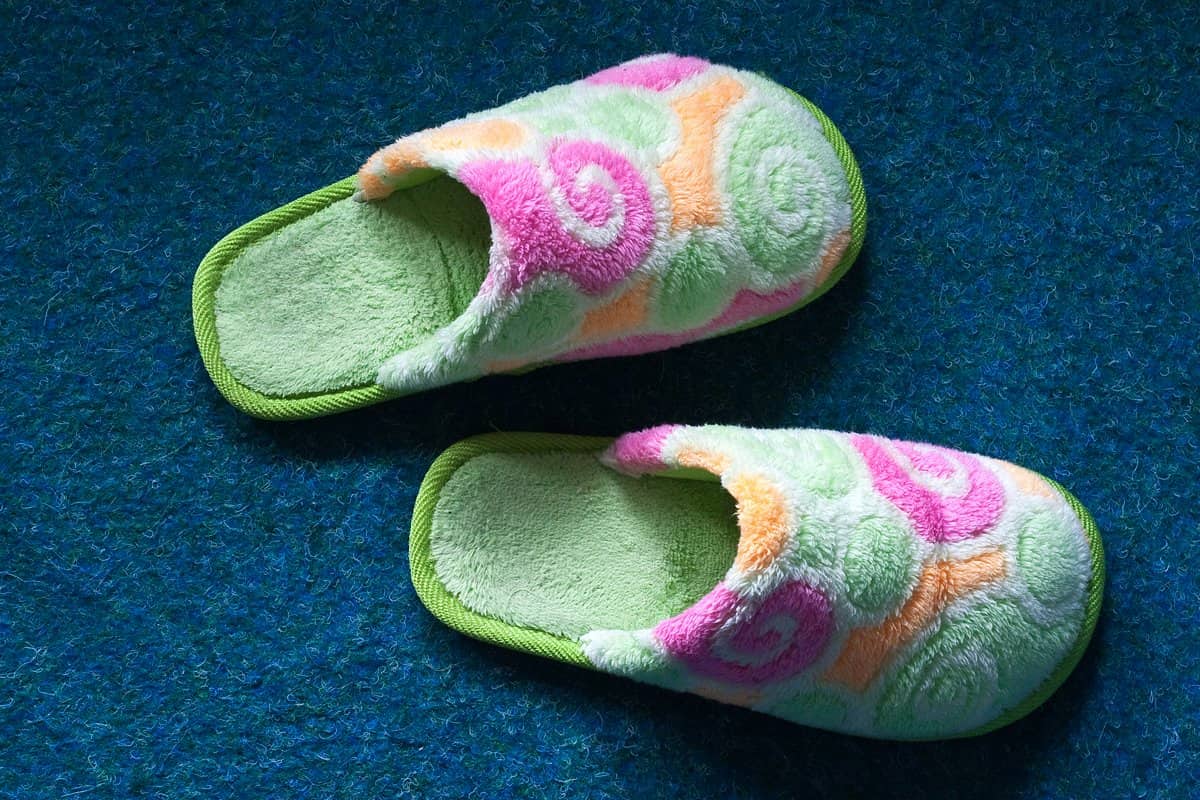 How to Clean Slippers that Smell