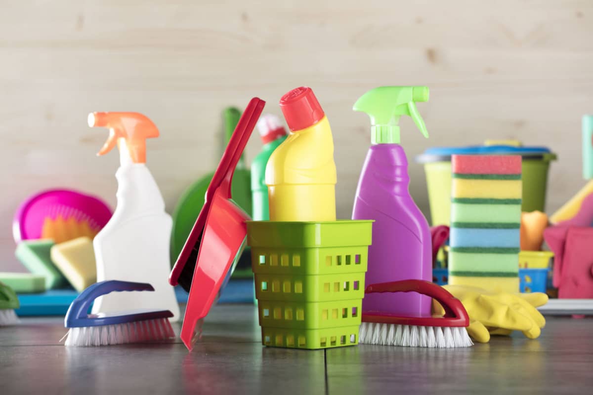 Single-use plastic household items