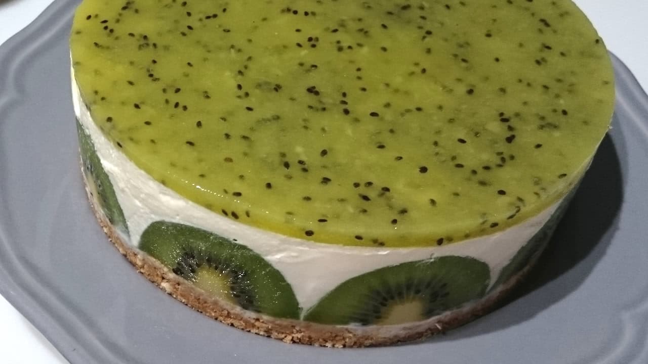 Baked Kiwi Cheesecake