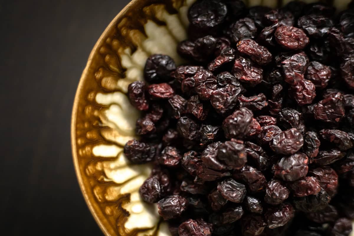 Can diabetics eat black raisins