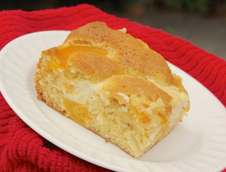 canned peaches cake