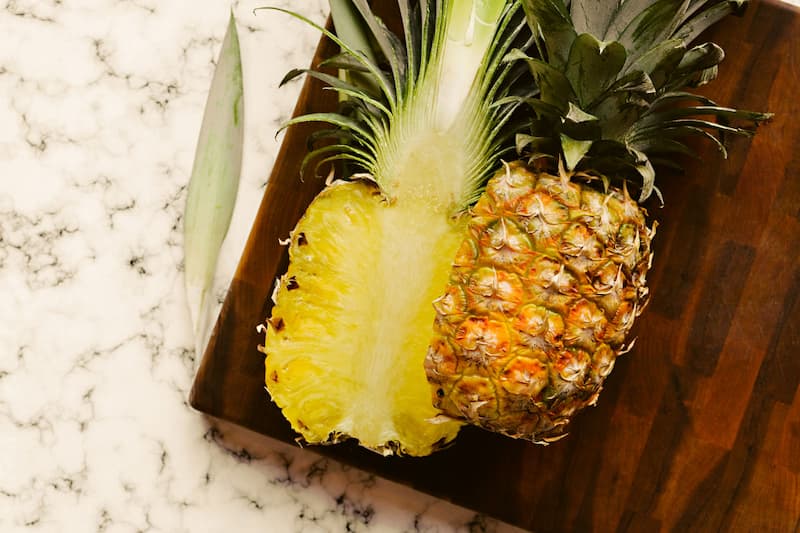Benefits of pineapple to a woman