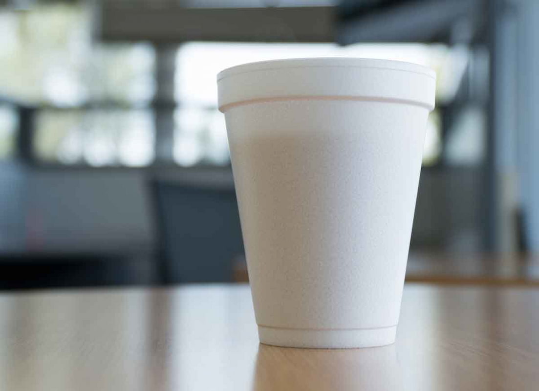 16 Oz foam cups with lids