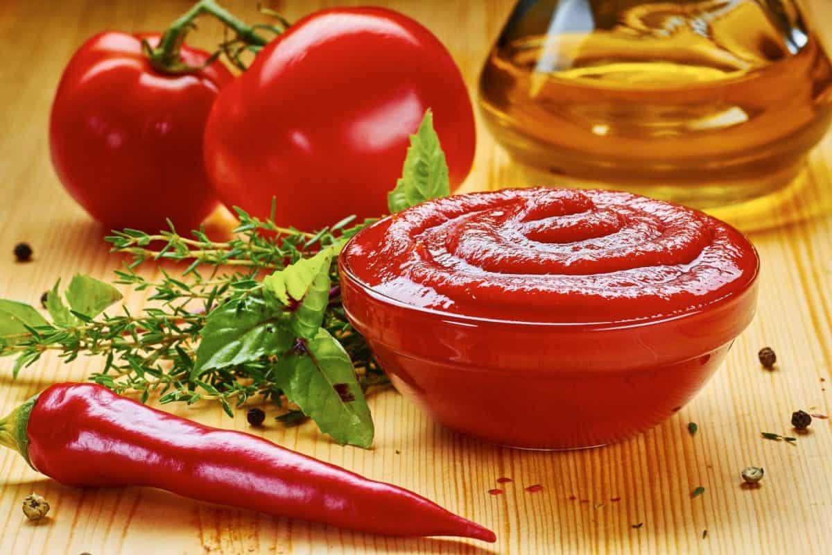 Easy spicy tomato sauce