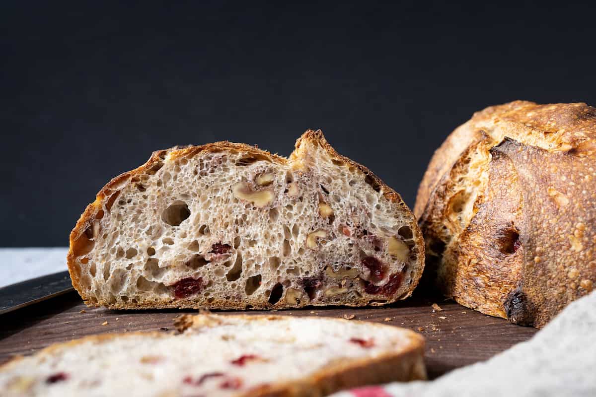 Whole grain raisin bread