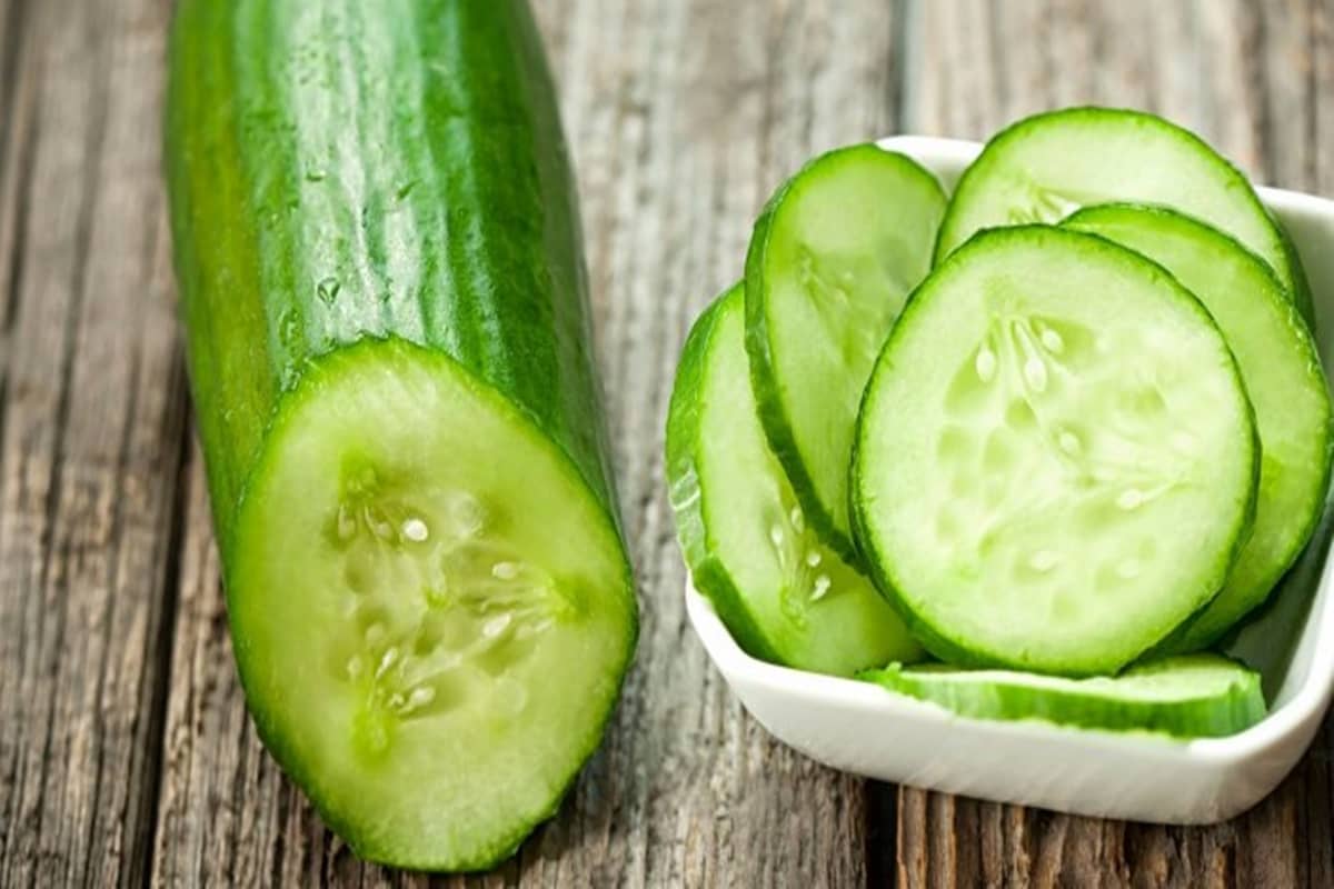 how to use cucumber on face