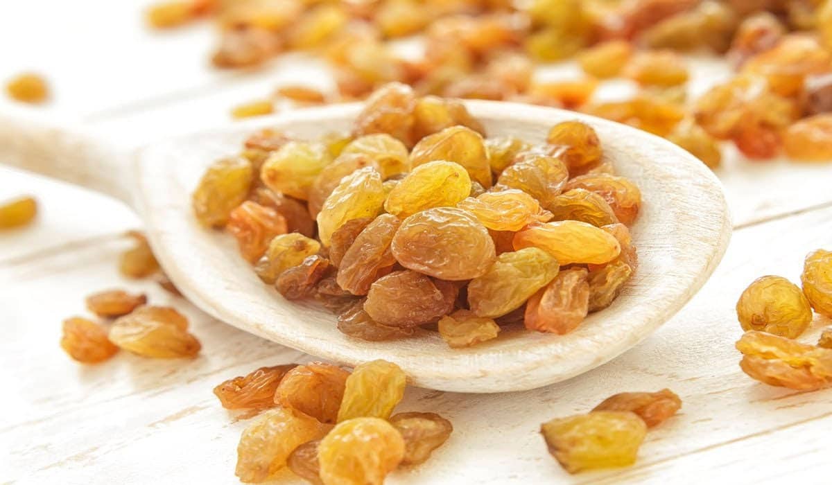 100g golden raisins