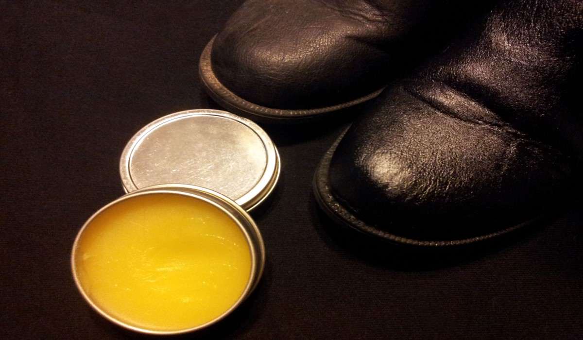 How to Clean Leather Shoes with Soap