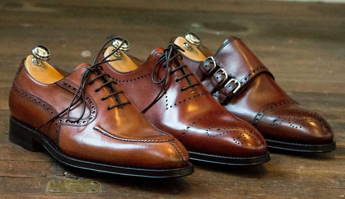 how to make black leather shoes shine - Arad Branding
