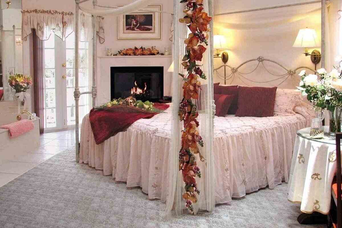 romantic wedding room decoration