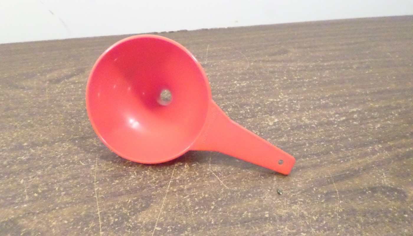 food funnel with stand